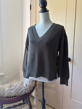 Michael Kors Dark Green Knit Sweater Size Small High-Low Hem Long Sleeve